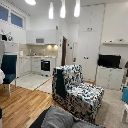 Forests Nest アパート